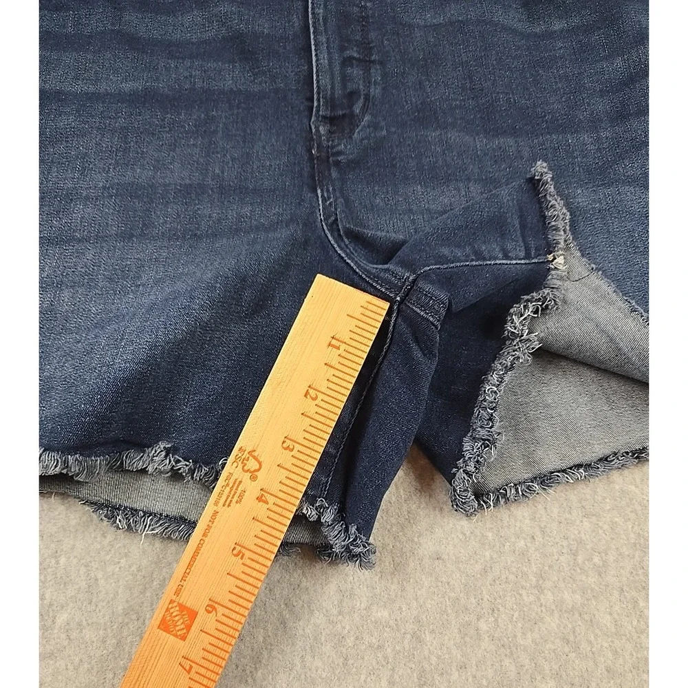 Nine West Womens Size 18 Denim Mid Rise Cut Off Jean Shorts Dark‎ Blue NWT - Picture 7 of 7